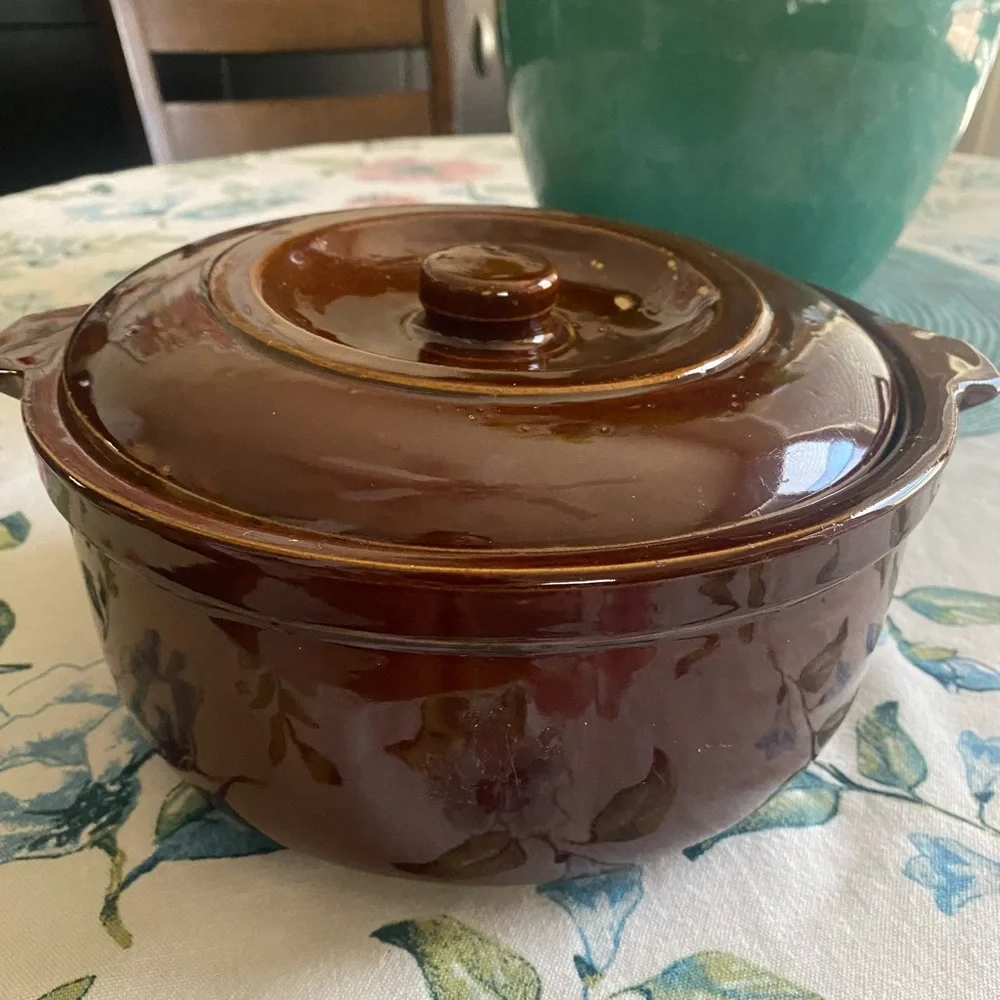 Vintage Ceramic Glazed Lidded Bean Pot - Classic Home Kitchen